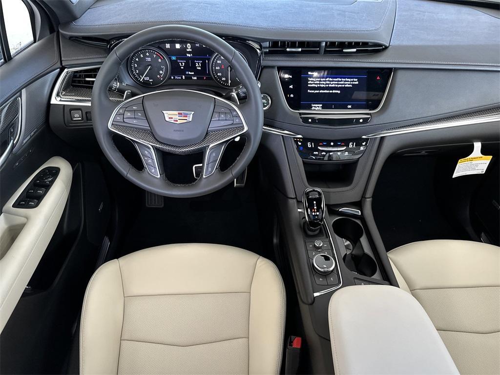 new 2025 Cadillac XT5 car, priced at $63,465