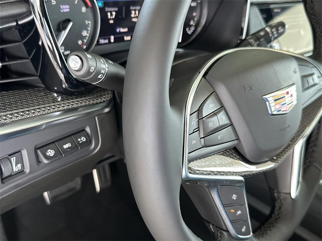 new 2025 Cadillac XT5 car, priced at $63,465