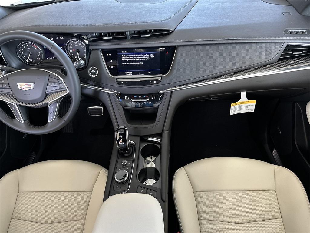 new 2025 Cadillac XT5 car, priced at $63,465