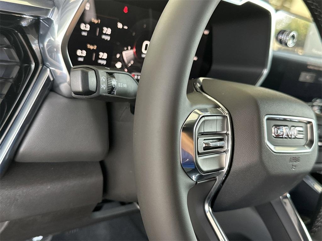 new 2025 GMC Canyon car, priced at $39,675