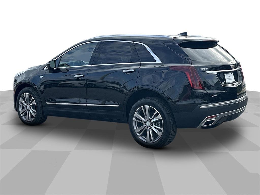 new 2026 Cadillac XT5 car, priced at $60,095