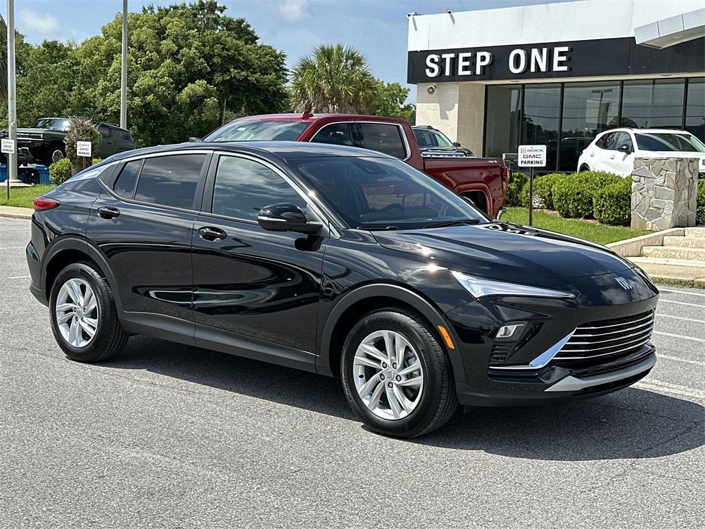 new 2025 Buick Envista car, priced at $26,680