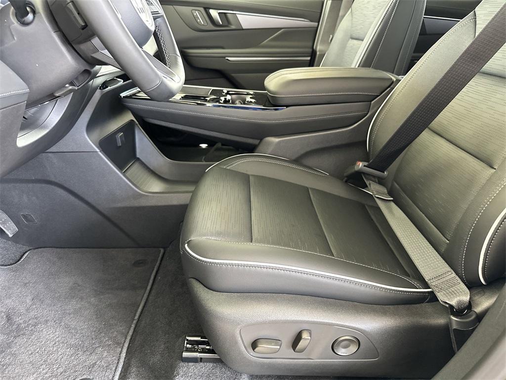 new 2025 Buick Enclave car, priced at $51,830