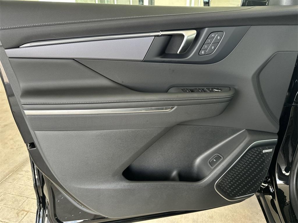 new 2025 Buick Enclave car, priced at $51,830