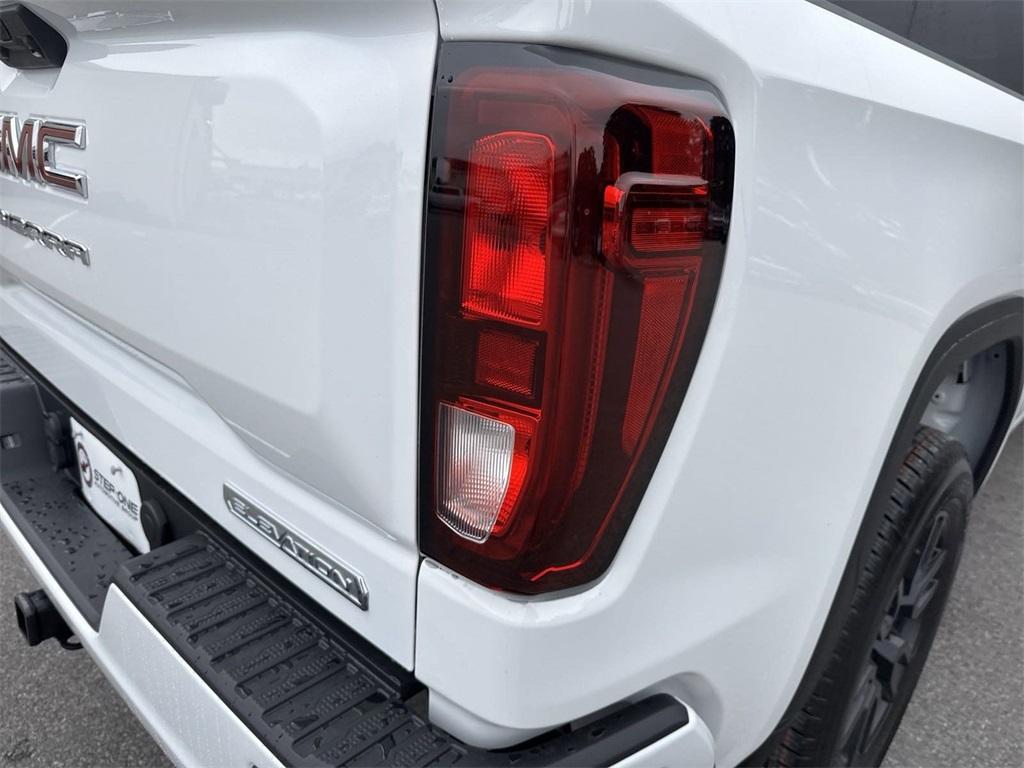 new 2025 GMC Sierra 1500 car, priced at $47,245