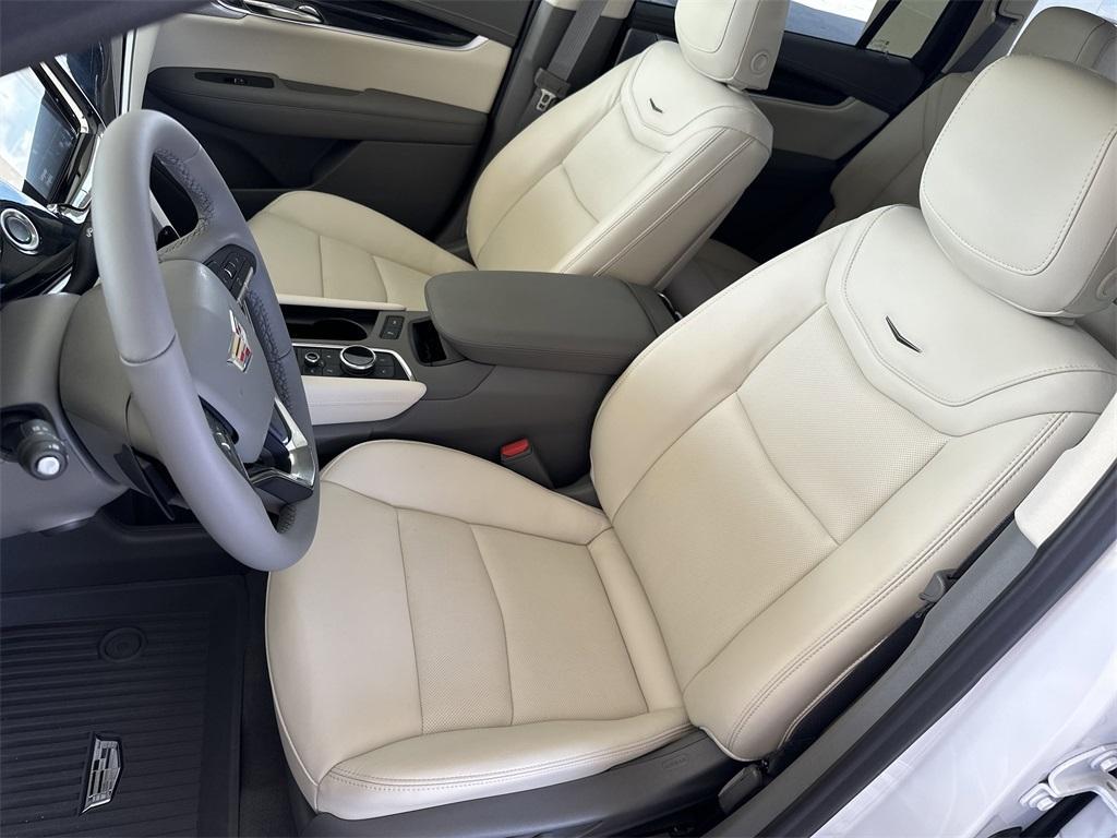 new 2025 Cadillac XT6 car