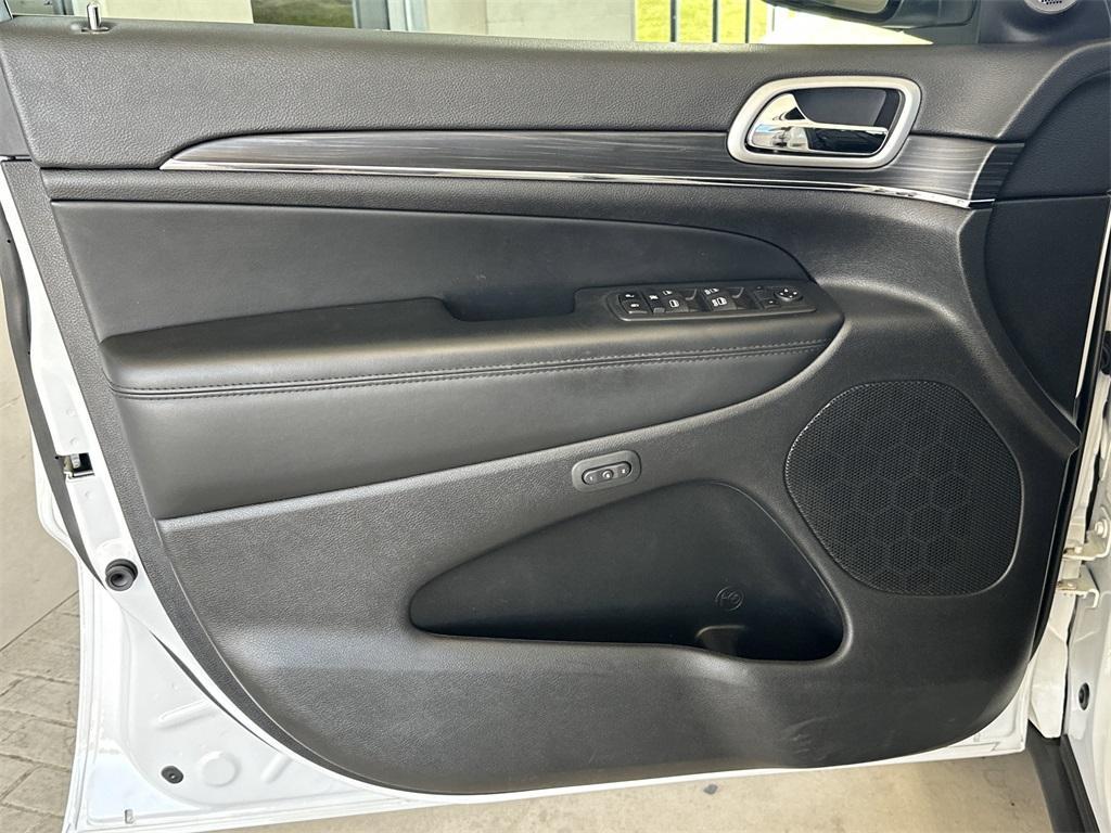 used 2022 Jeep Grand Cherokee WK car, priced at $26,491