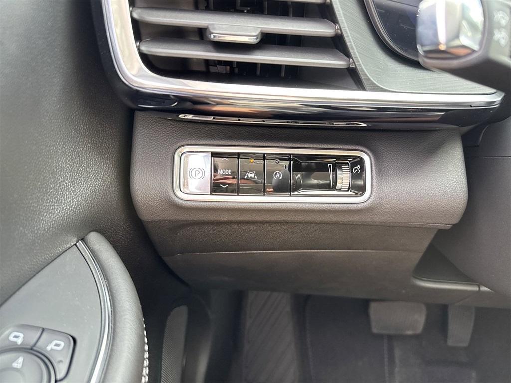 new 2025 Buick Envision car, priced at $36,295