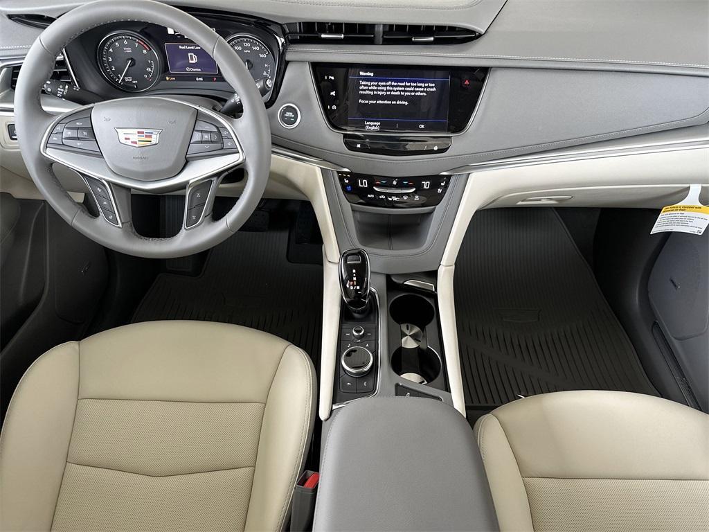 new 2025 Cadillac XT5 car, priced at $57,815
