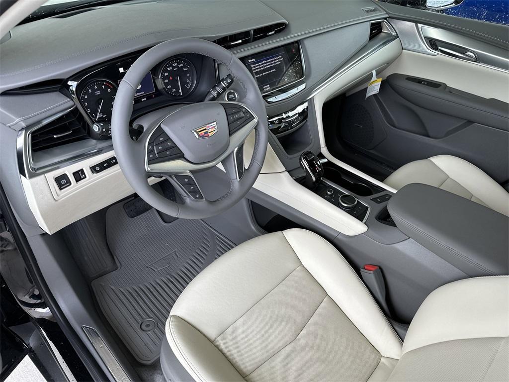 new 2025 Cadillac XT5 car, priced at $57,815