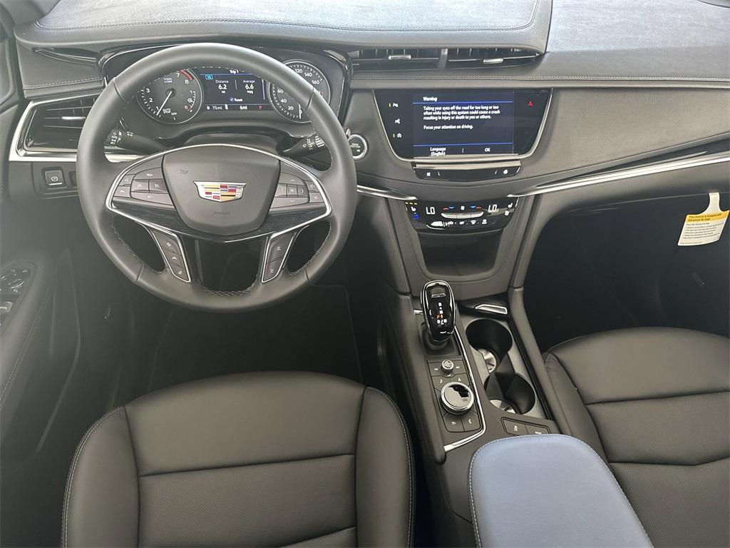 new 2026 Cadillac XT5 car, priced at $59,470