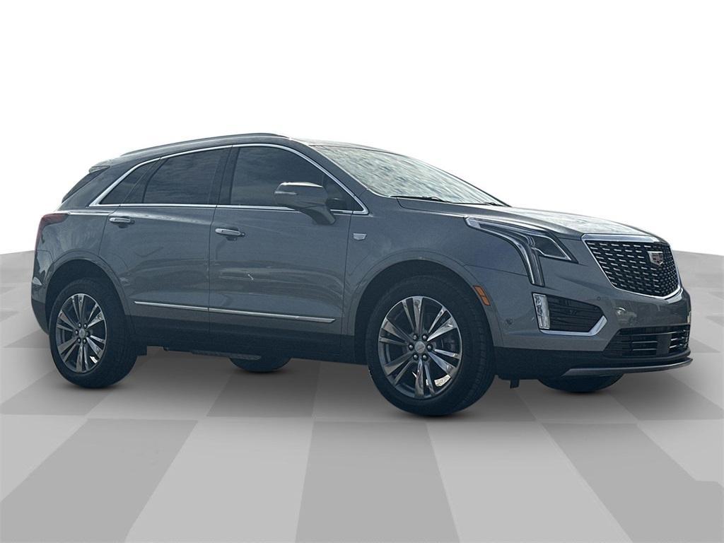 new 2026 Cadillac XT5 car, priced at $59,470