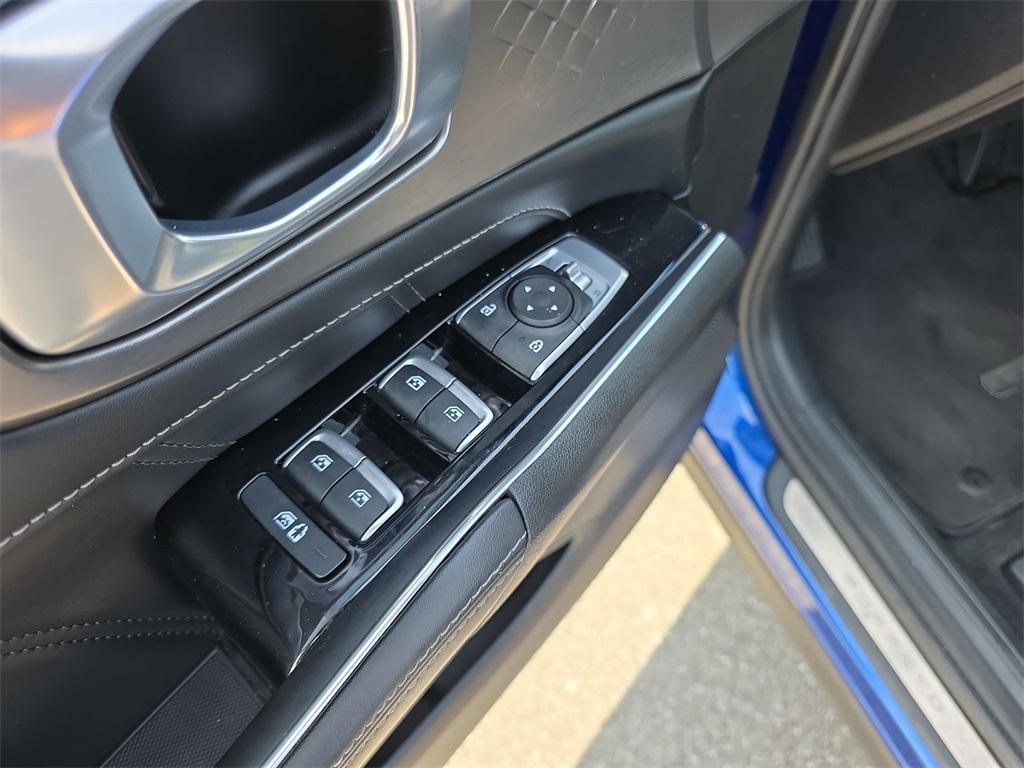 used 2021 Kia Sorento car, priced at $26,491