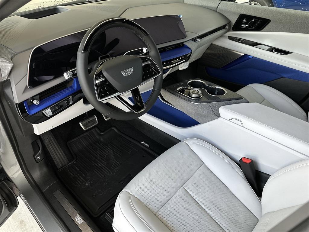 new 2025 Cadillac OPTIQ car, priced at $58,290