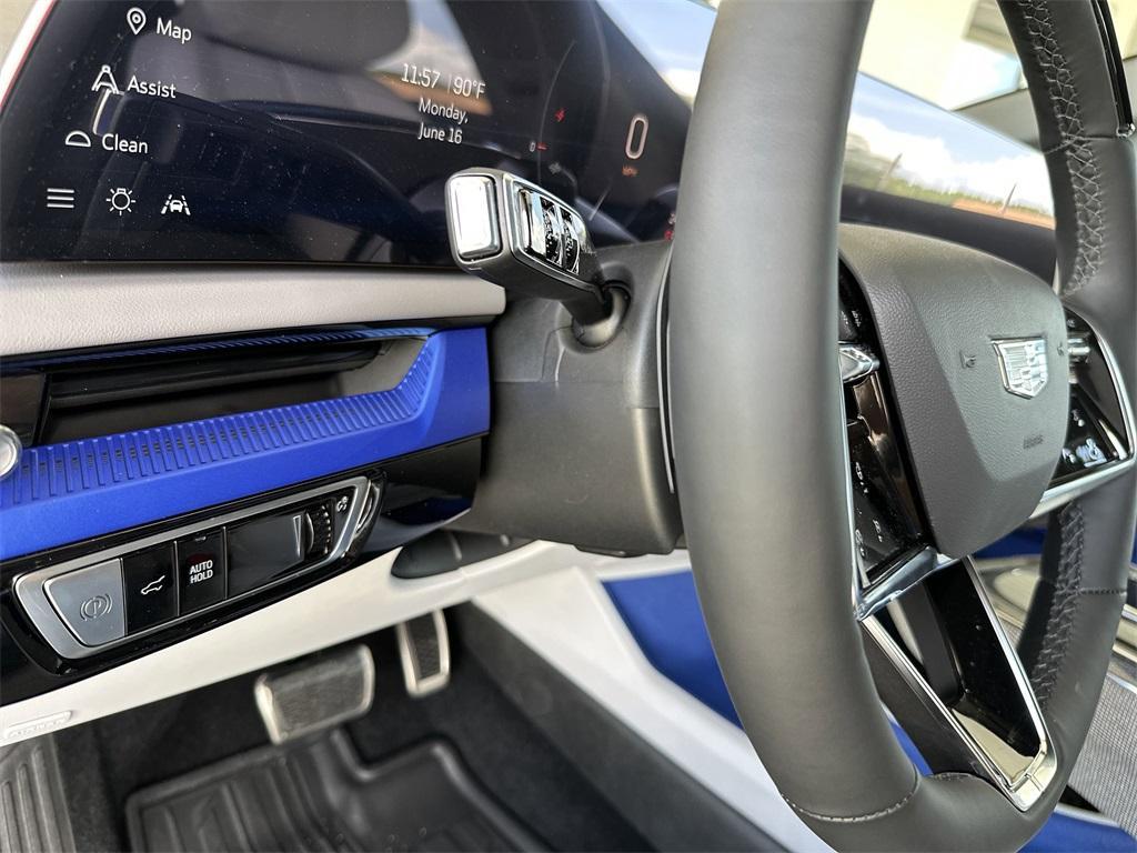 new 2025 Cadillac OPTIQ car, priced at $58,290