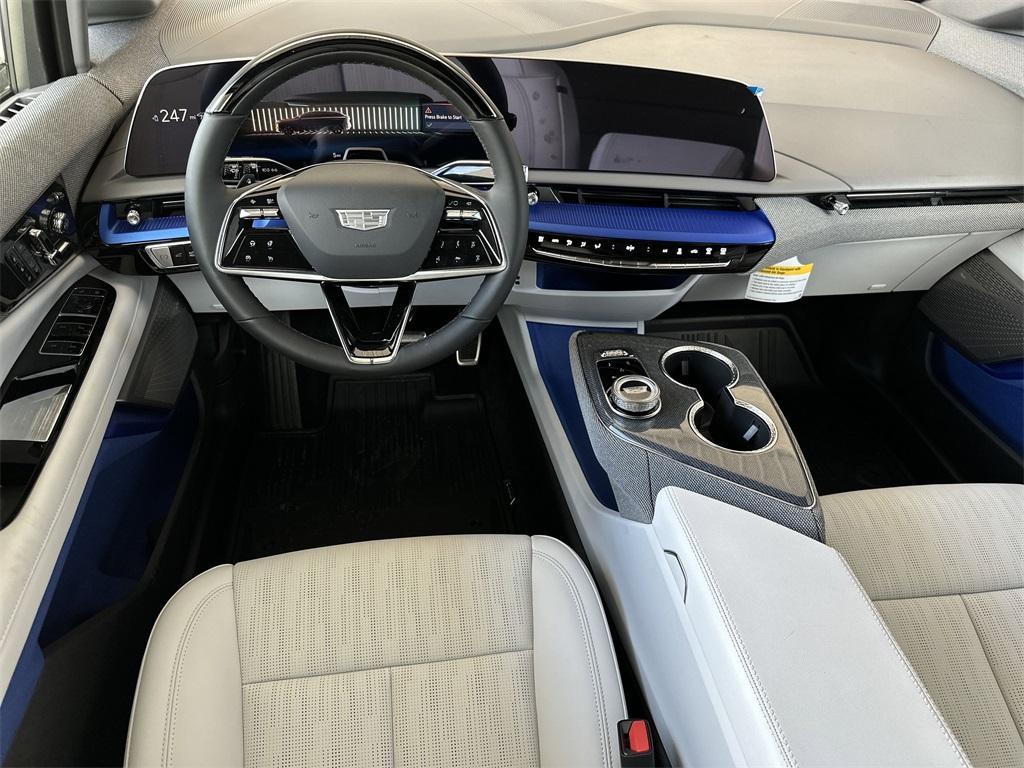 new 2025 Cadillac OPTIQ car, priced at $58,290