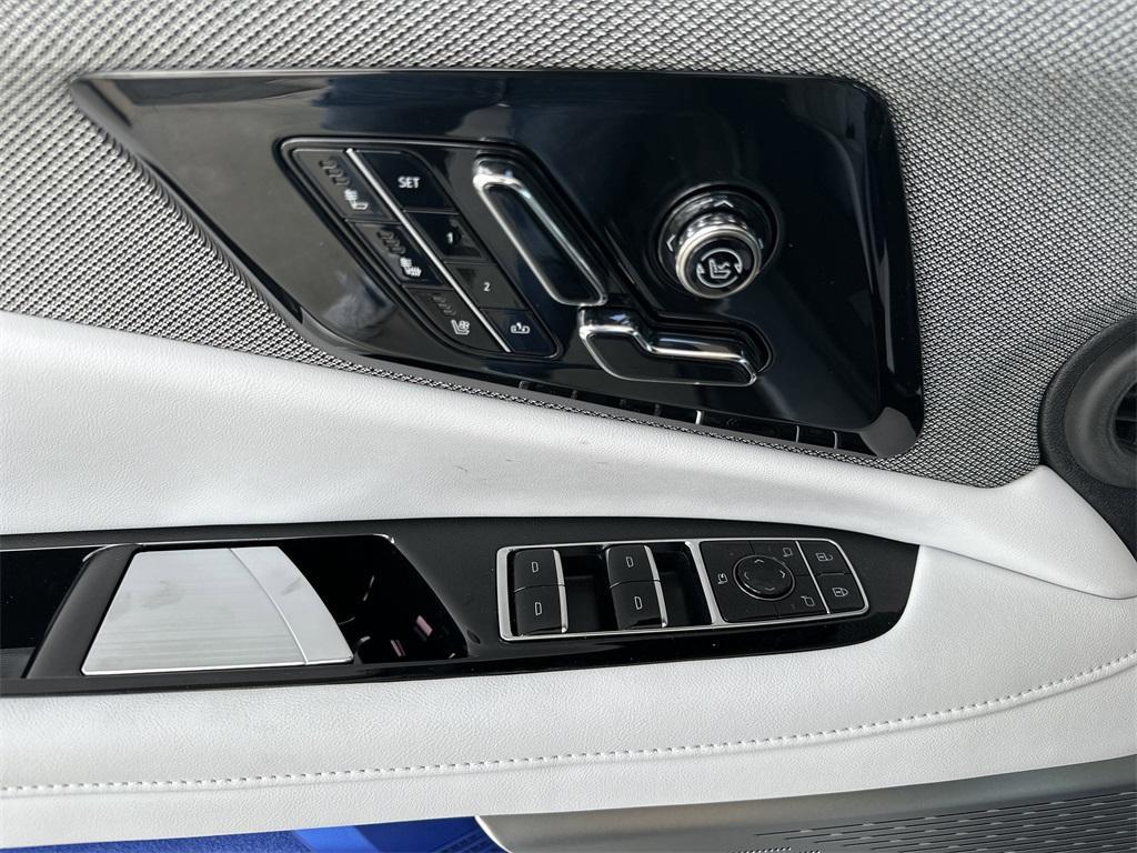 new 2025 Cadillac OPTIQ car, priced at $58,290