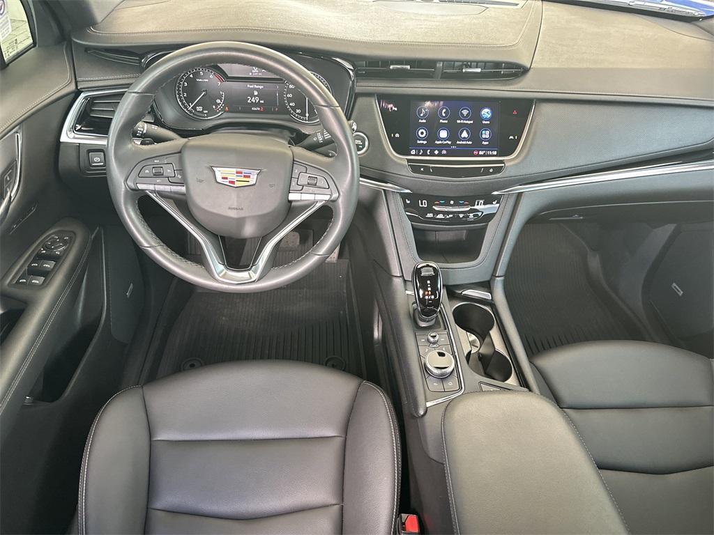 used 2023 Cadillac XT6 car, priced at $33,851