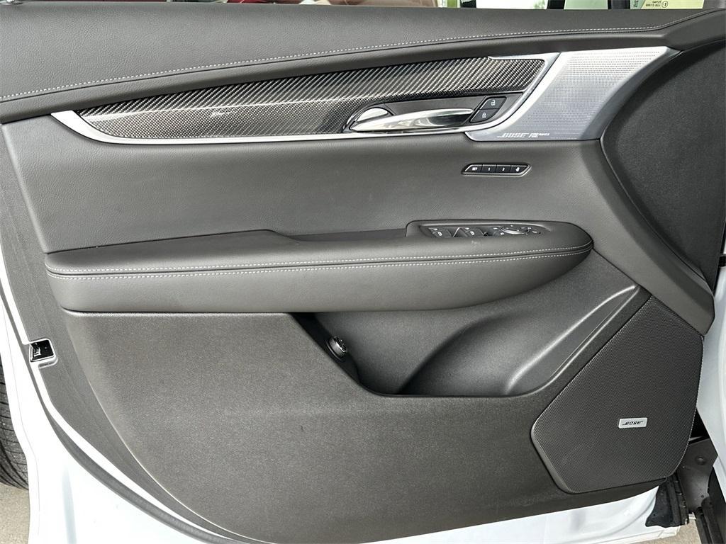 new 2025 Cadillac XT6 car