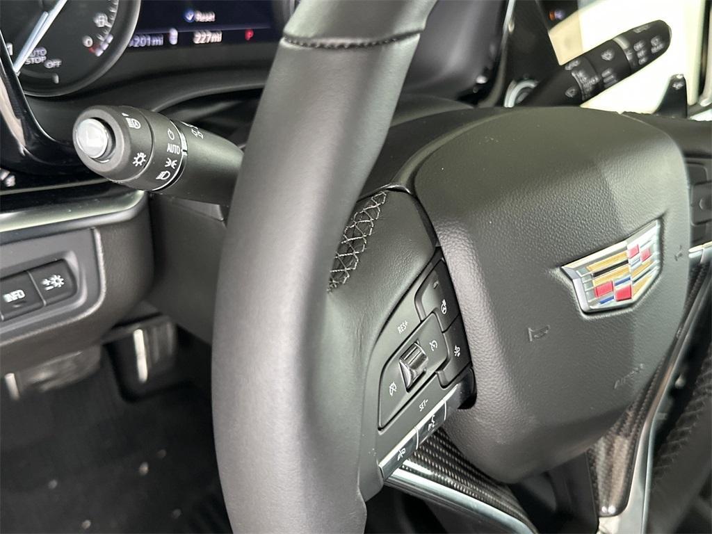 new 2025 Cadillac XT6 car