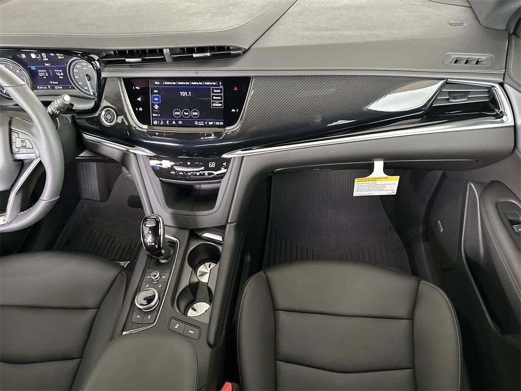 new 2025 Cadillac XT6 car