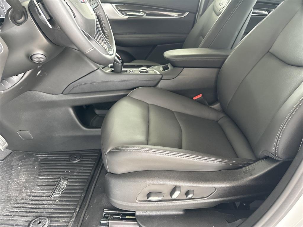 new 2025 Cadillac XT6 car
