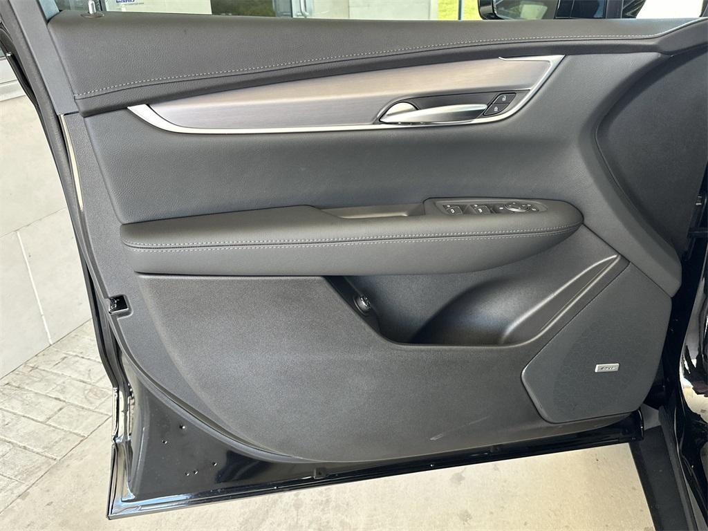 new 2026 Cadillac XT5 car, priced at $48,420