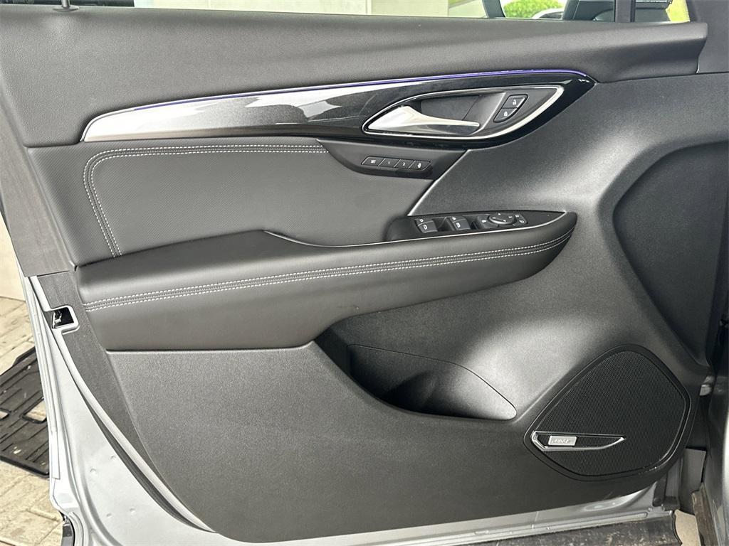 new 2025 Buick Envision car, priced at $34,890