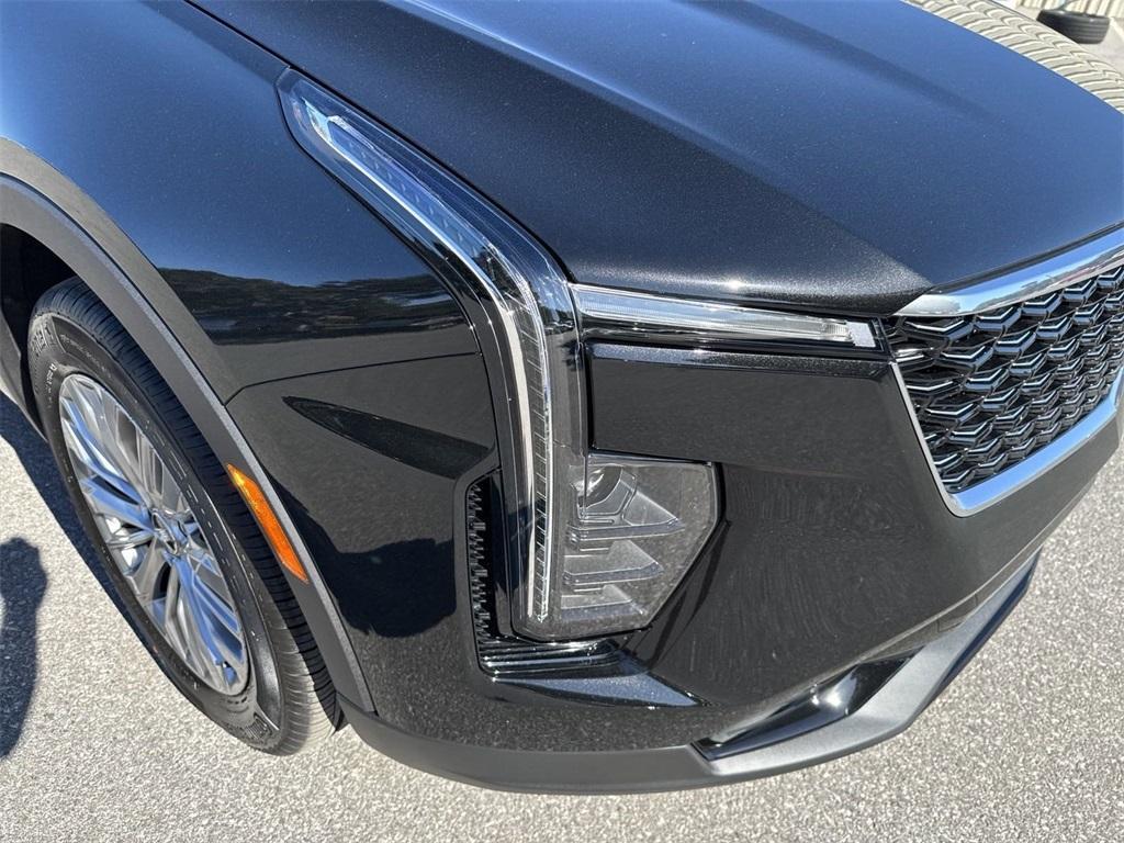 new 2025 Cadillac XT4 car, priced at $45,115