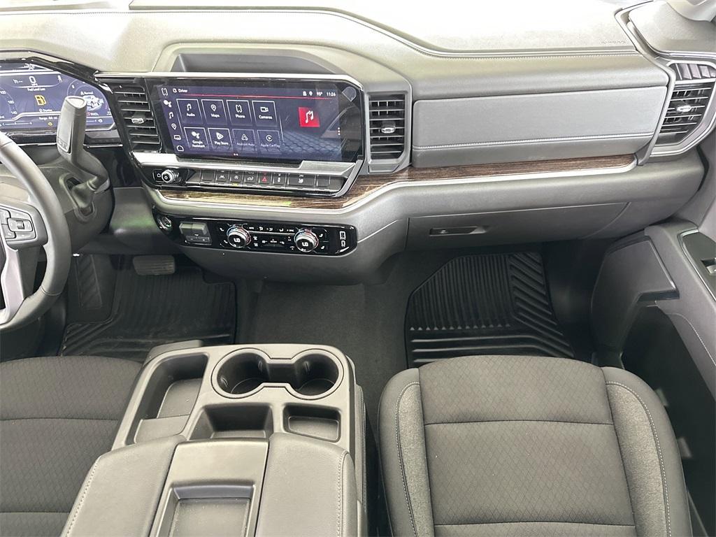 new 2025 GMC Sierra 1500 car, priced at $51,220