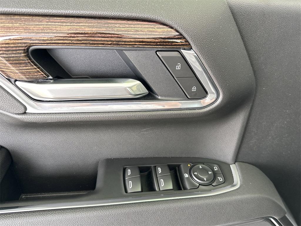 new 2025 GMC Sierra 1500 car, priced at $51,220