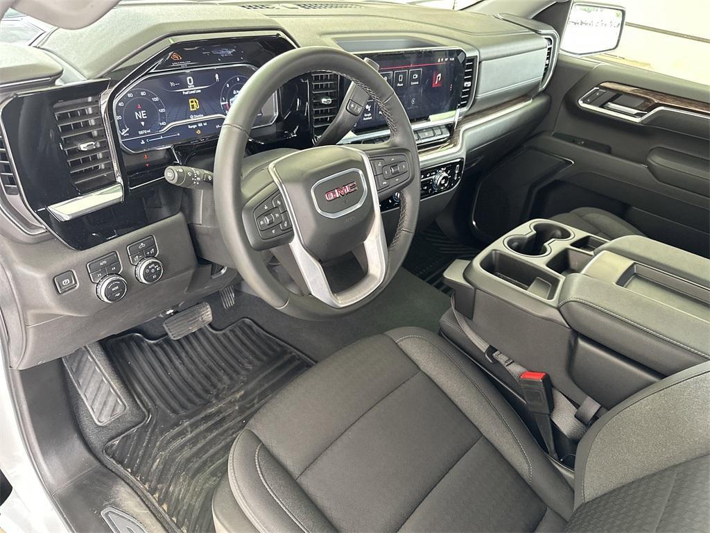 new 2025 GMC Sierra 1500 car, priced at $51,220