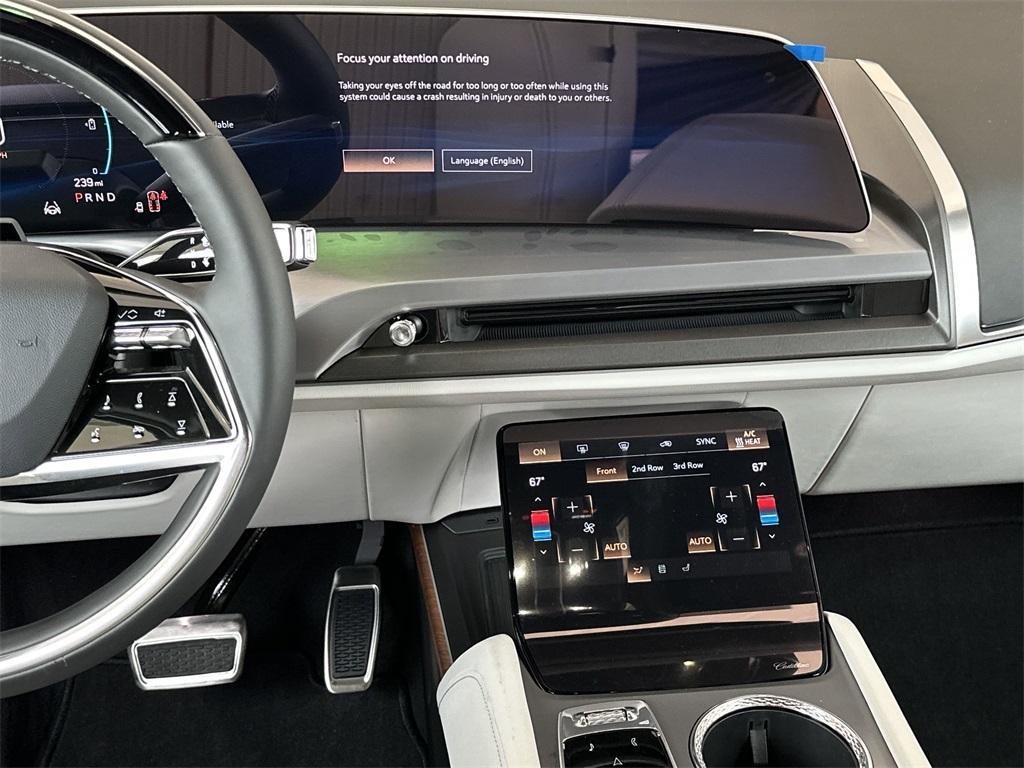 new 2026 Cadillac VISTIQ car, priced at $80,515