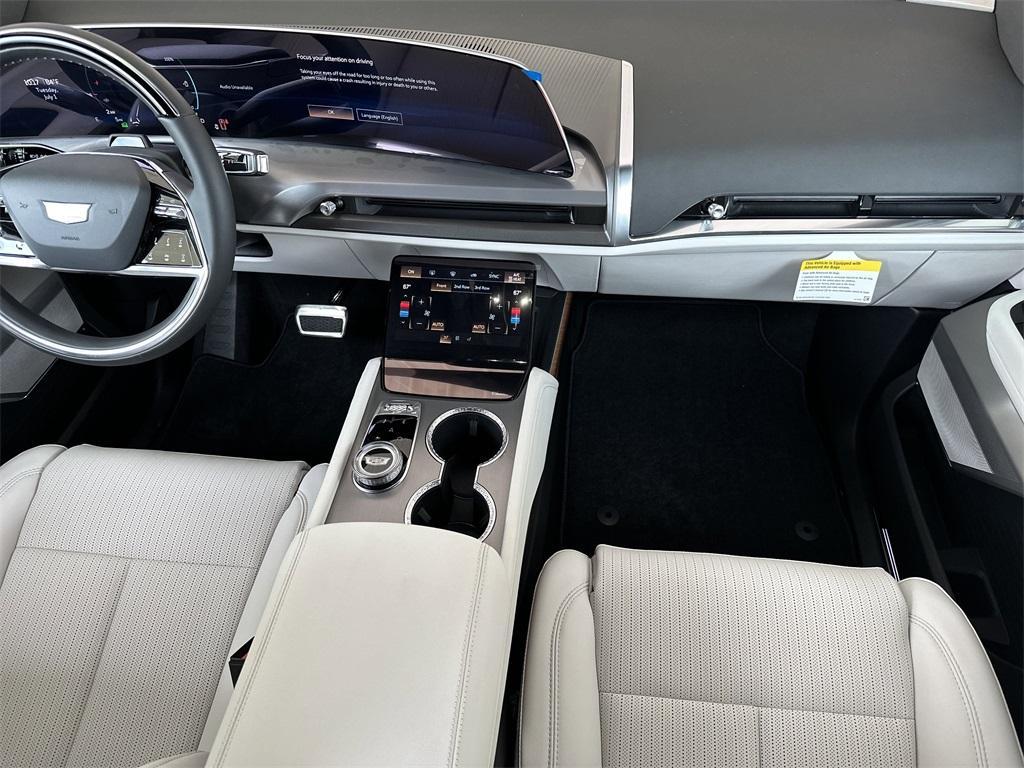 new 2026 Cadillac VISTIQ car, priced at $80,515