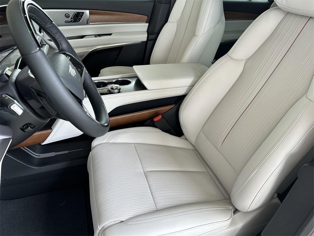 new 2026 Cadillac VISTIQ car, priced at $80,515