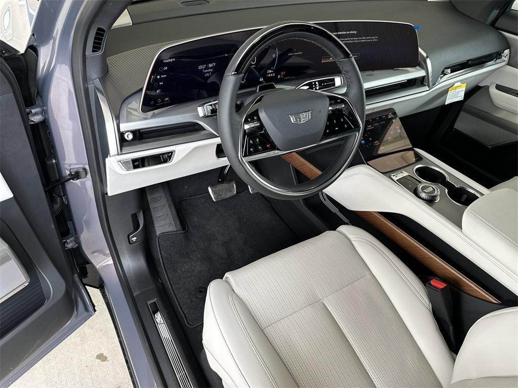 new 2026 Cadillac VISTIQ car, priced at $80,515