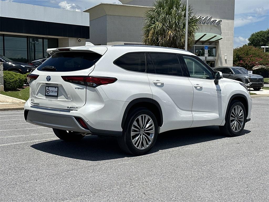 used 2021 Toyota Highlander Hybrid car, priced at $42,941