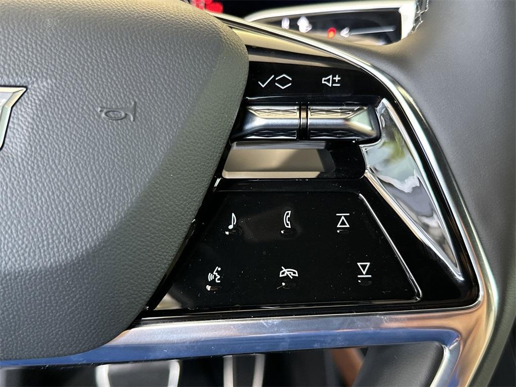 new 2026 Cadillac VISTIQ car