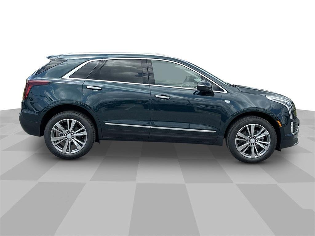 new 2025 Cadillac XT5 car