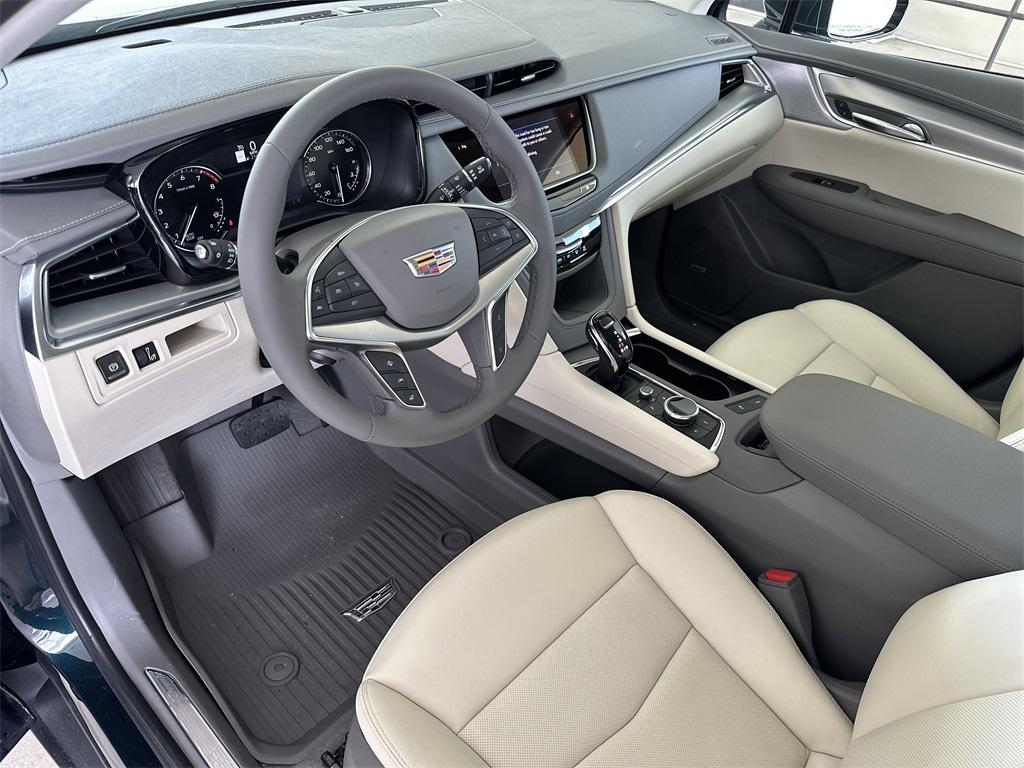 new 2025 Cadillac XT5 car