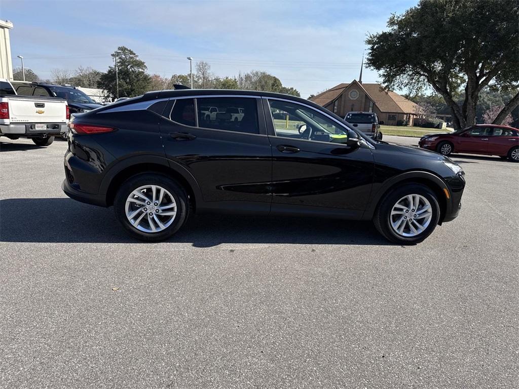 new 2025 Buick Envista car, priced at $23,990