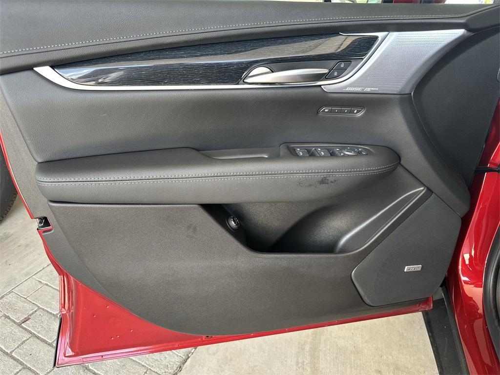 used 2025 Cadillac XT5 car, priced at $49,991