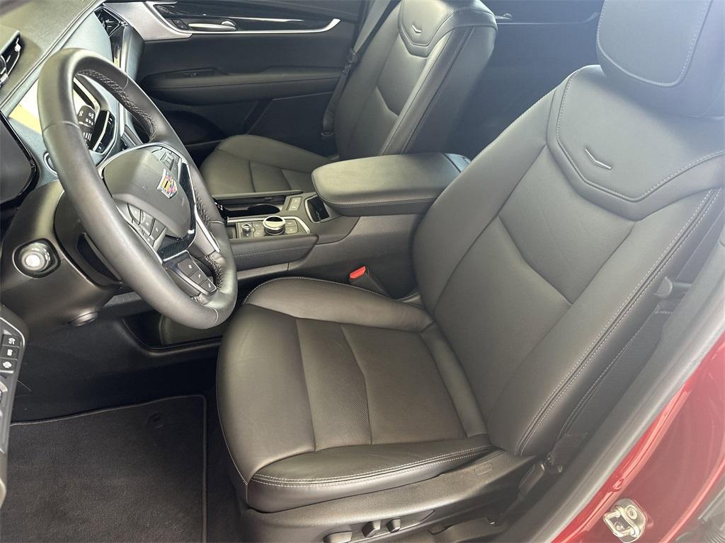 used 2025 Cadillac XT5 car, priced at $49,991