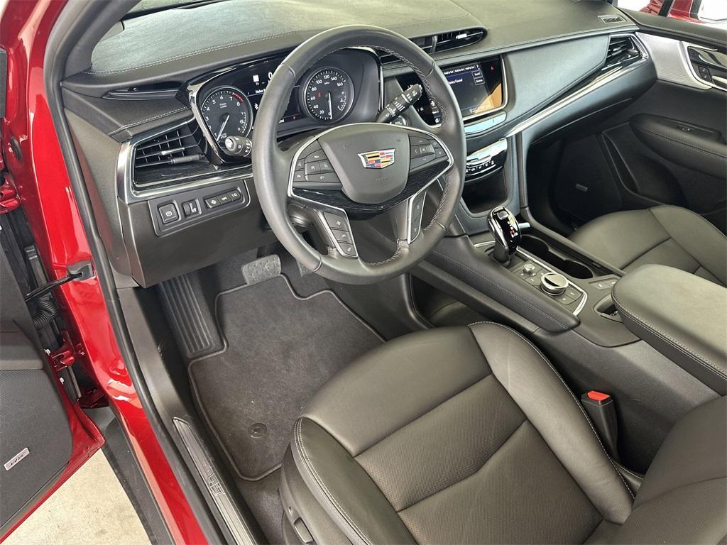 used 2025 Cadillac XT5 car, priced at $49,991