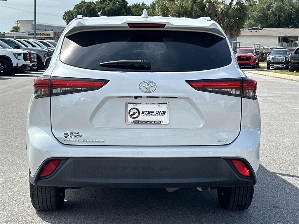 used 2022 Toyota Highlander car, priced at $32,651