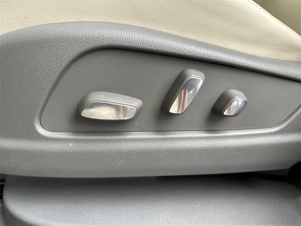 used 2024 Cadillac XT6 car, priced at $42,362