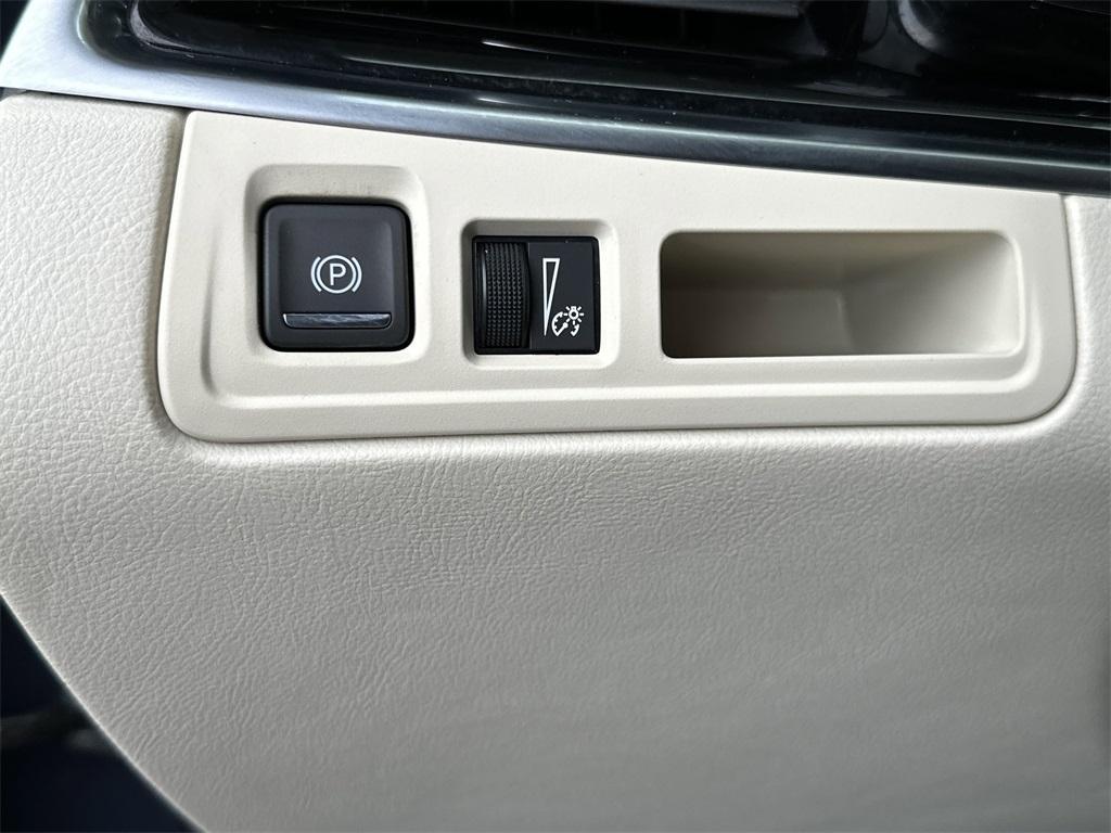 used 2024 Cadillac XT6 car, priced at $42,362