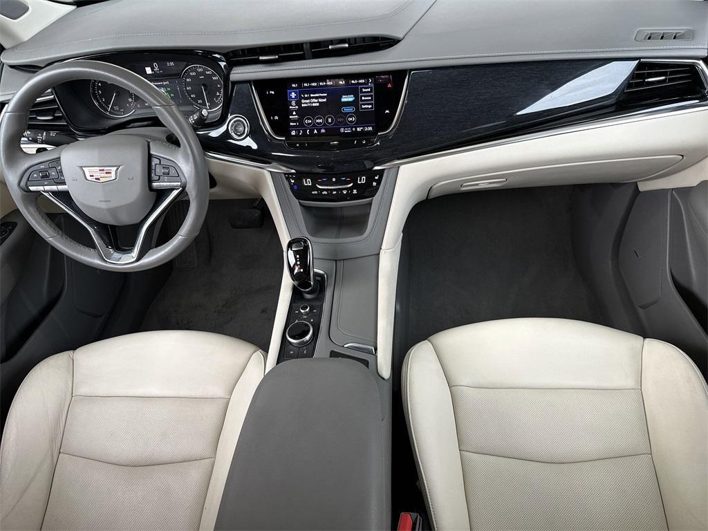used 2024 Cadillac XT6 car, priced at $42,362