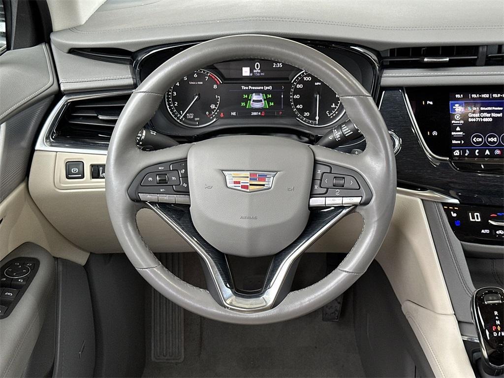 used 2024 Cadillac XT6 car, priced at $42,362