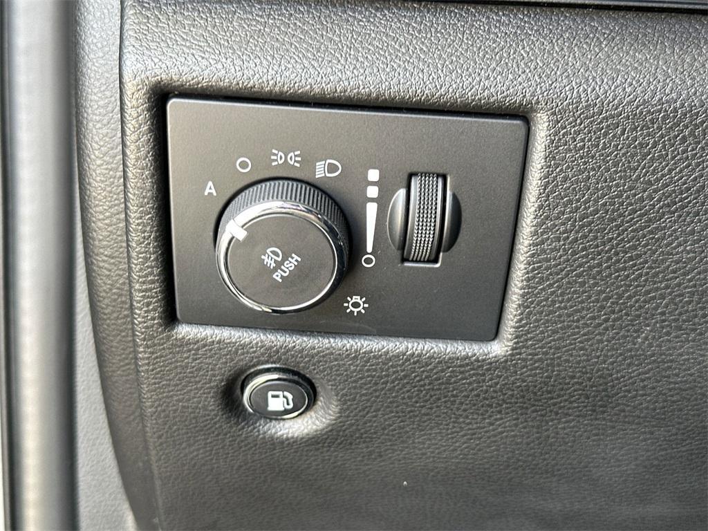 used 2021 Jeep Grand Cherokee car, priced at $25,891